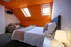 2-bedroom family flat in North Madrid - Image 5