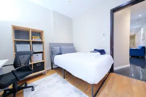 ★ AMAZING 2 BEDROOM APT 1/2 BLOCK TO CENTRAL PARK★ - Image 4