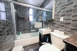 ★ AMAZING 2 BEDROOM APT 1/2 BLOCK TO CENTRAL PARK★ - Image 5