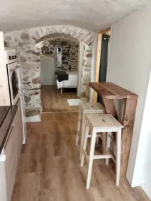 Studio apartment, typical of Ardèche, ground floor, 15th-century house - Image 4