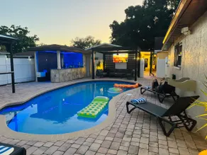 Luxury Resort Pool Retreat Near Stadium & Airport - Image 2