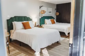 Family Studio : KING BED w/Private Bath / Glamping - Image 2
