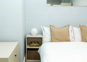 Bright Quiet City Centre Apartment with Balcony - Image 3