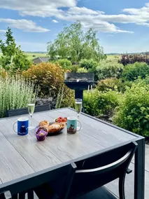 Happiness in the countryside - Image 2