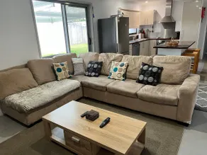 2 bedroom private unit with enclosed back yard. - Image 2