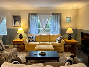 Best Kept Atlantic Avenue Secret. Fab Location!!! - Image 2