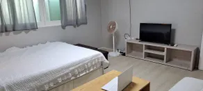 [Daegu Gyeongsan Eoban Stay Hot Deal] Queen + Super Single/Up to 5 people/Free Parking/Gyeongbuk Chego/Two Rooms - Image 3
