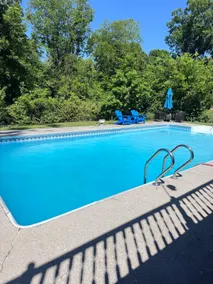 2 BR Retro Basement Suite with pool in Oak Ridge - Image 2