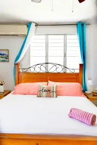 4. Family Scape, Heated Pool & Amazing Bay Views - Image 4