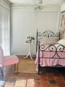 Centrally located in Historic Biloxi. - Image 4