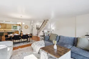 Cozy townhome secluded in City - Image 4