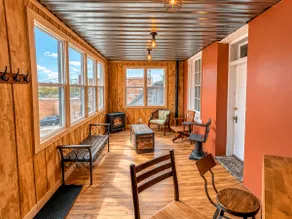 Main Street Mineral Point Hideaway WIFI - 3 Beds - Image 5