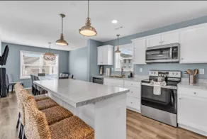 5 Bedrooms,3 baths. Ocean View. Parking for 5 cars - Image 4