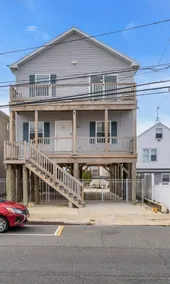 5 Bedrooms,3 baths. Ocean View. Parking for 5 cars - Image 2
