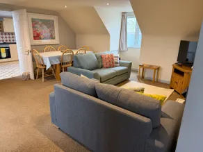 Direct Beach Access! Top Floor Apartment Perranporth - Image 3