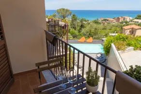 Pater Meus Suites - Sea View, Pool & Parking - Image 4