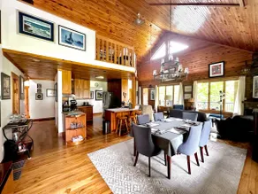 Big Island LakeHouse waterfront & hot tub - Image 2