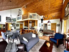 Big Island LakeHouse waterfront & hot tub - Image 3