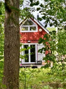 Red Cottage with fireplace, forest, Lake Seksty - Image 2