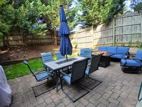 Townhouse - 1 Mile from Downtown Strip - Image 2