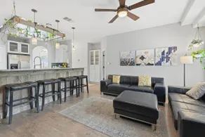 Stocked Kitch'n, pool table + a POOL, 18 can dine - Image 2