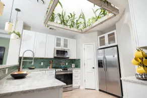 Stocked Kitch'n, pool table + a POOL, 18 can dine - Image 3