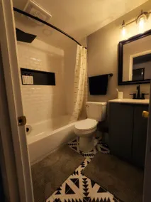 Fully Private Suite, Near Trader Joe’s & Metro - Image 3