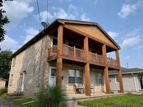 Spacious lower unit 2BR in central location - Image 3