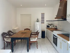 Large bright townhouse in Confolens with garden - Image 4