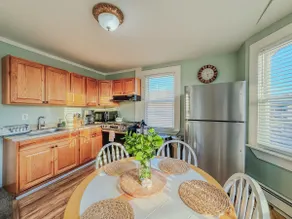 Lovely 3 BR/2 Bath, 1 block From The Beach! - Image 3