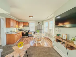 Lovely 3 BR/2 Bath, 1 block From The Beach! - Image 2