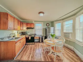 Lovely 3 BR/2 Bath, 1 block From The Beach! - Image 4