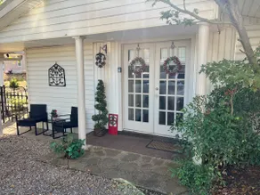 Chez Lafayette Guest Cottage in Historic District - Image 3