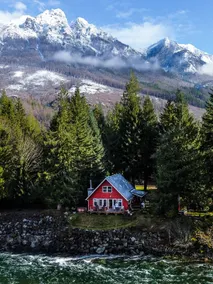 Riverfront*HotTub*WiFi*Outdoor Shower*7 Beds* - Image 2