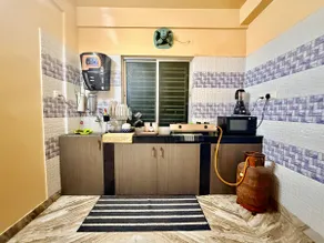 Chic & Cozy Ac 2BHK Couple| Family Near Airport - Image 4