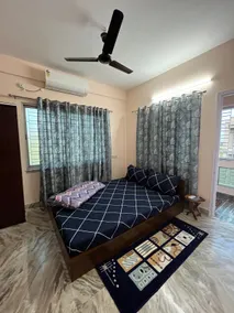 Chic & Cozy Ac 2BHK Couple| Family Near Airport - Image 5