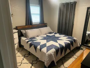 Cozy Central |King Size Bed|1.5 baths|Fenced Yard - Image 5