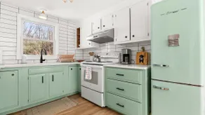 Lake front retreat - Stylish Berkshire home - Image 4