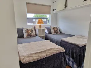 67 Broadside Holiday Chalet near Broads & Beaches - Image 4