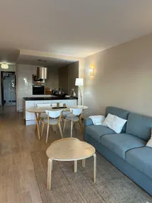 Modern central Apartment steps from Puerto Marina - Image 2
