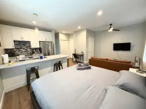 Modern Studio Apartment in Heart of CWE - Image 2