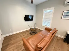 Modern Studio Apartment in Heart of CWE - Image 4