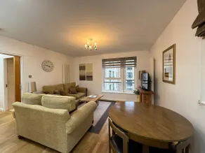 Holyrood Apartment with parking & lift access - Image 4