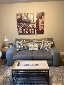 Upscale Troutdale Apartment Near The Edge! - Image 3