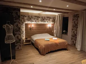 Large farmhouse for 14 people, with spa, sauna, and leisure activities - Image 2