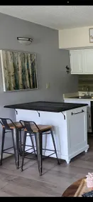 ESCAPE TO THE PERFECT WHITE MOUNTAIN LOCATION - Cozy Condo @ Lincoln Station - Image 3