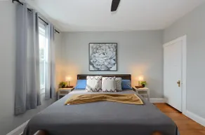 City Retreat | Wi-Fi, Multi TVs, Pvt Parking, - Image 4