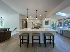 Pet Friendly Sammamish Home with Deck about 3 Mi to Lake - Image 3