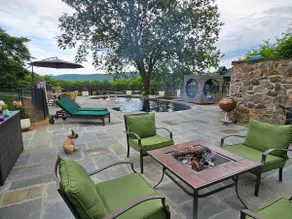 Vinewood Estate Luxury Pool and Vineyard Retreat - Image 3