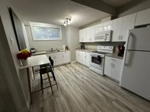 Premium, New Suite in Friendly Neighborhood - Image 5
